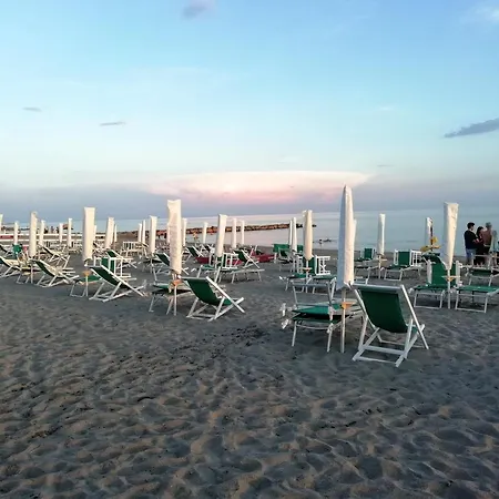 Lägenhet New Luxury 2bdr Terrace, Views, Ac Marina Di Carrara