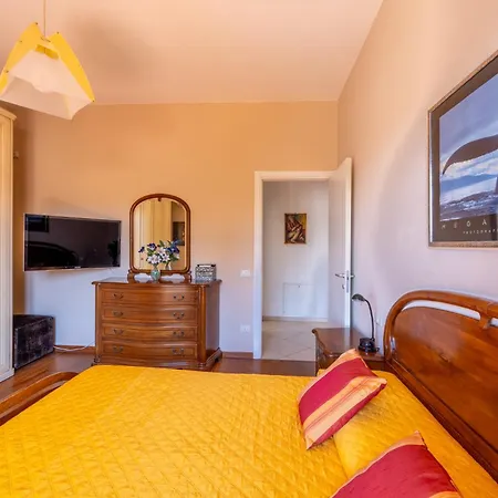 New Luxury 2bdr Terrace, Views, Ac Marina Di Carrara