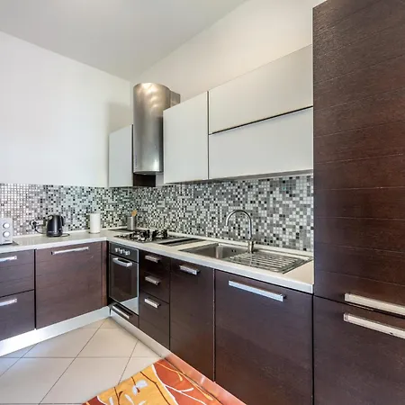 New Luxury 2bdr Terrace, Views, Ac شقة *